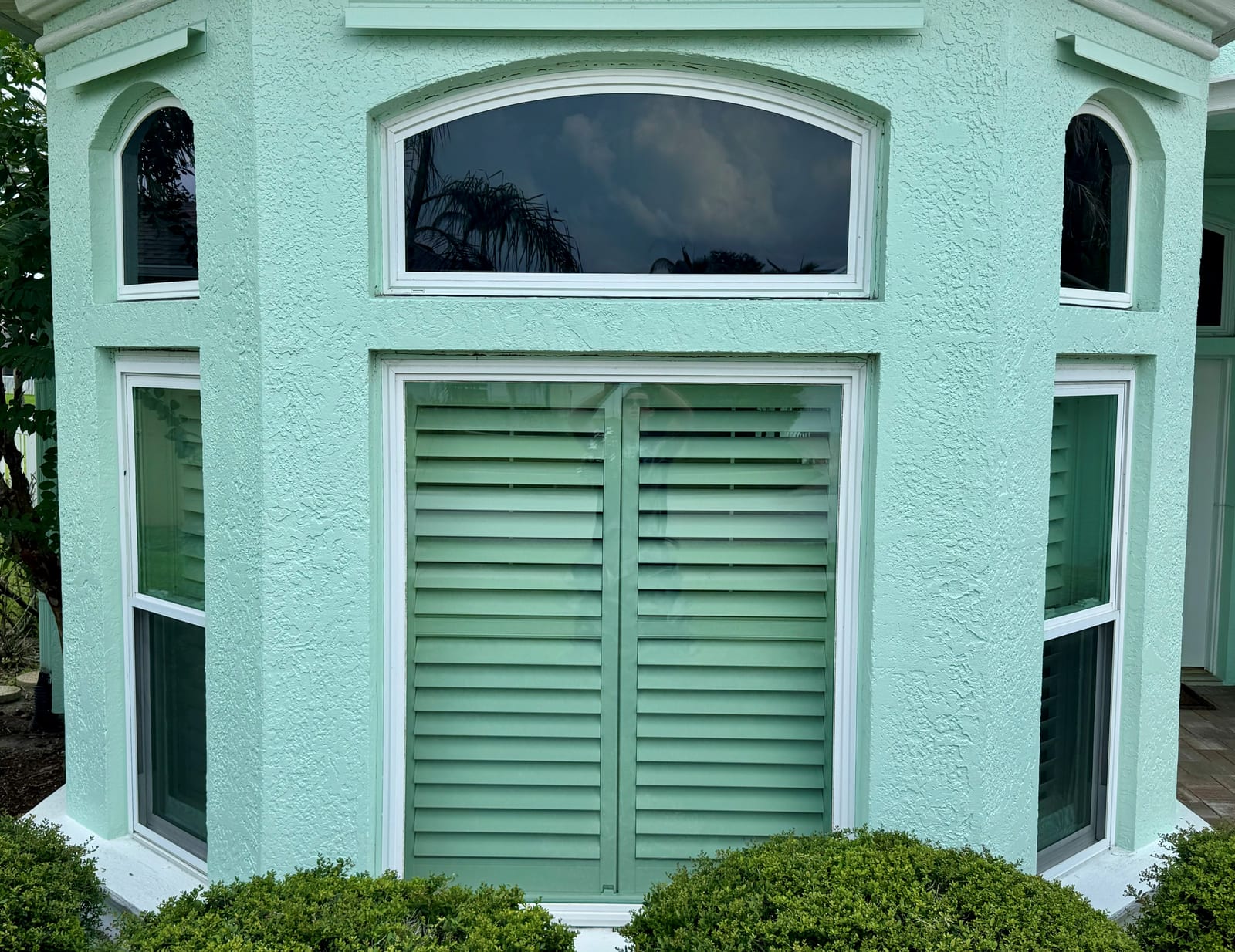 Arched Accent Window